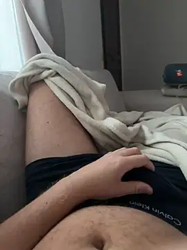 HommeSecret- online show from September 19, 2025, 5:50 pm