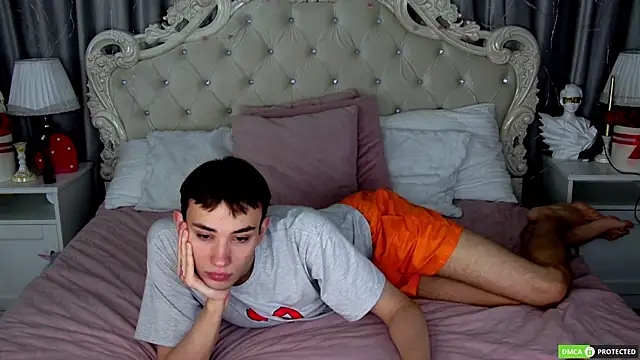 FelixCurtis online show from September 11, 2025, 4:23 am