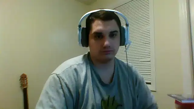 Snapshot of Breyyyyyyyy chatting on January 18, 2026, 2:15 am Breyyyyyyyy online show from January 18, 2026, 2:15 am