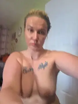 Snapshot of RhondaRump chatting on May 25, 2026, 3:22 pm RhondaRump online show from May 25, 2026, 3:22 pm