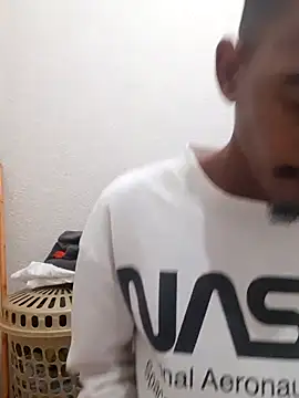 Snapshot of gemini_loops chatting on February 2, 2026, 7:02 pm gemini loops online show from February 2, 2026, 7:02 pm