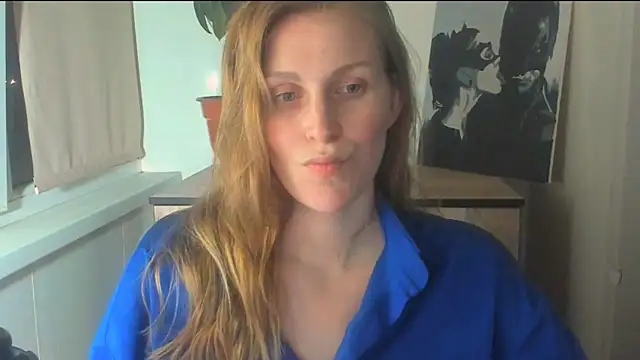 JuliaMuuun online show from April 18, 2026, 6:54 pm