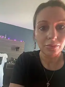 Snapshot of BaddieBossXX2 chatting on November 26, 2025, 7:47 pm BaddieBossXX2 online show from November 26, 2025, 7:47 pm