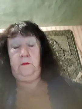 Snapshot of CrystalLime6411 chatting on October 27, 2025, 4:57 am CrystalLime6411 online show from October 27, 2025, 4:57 am