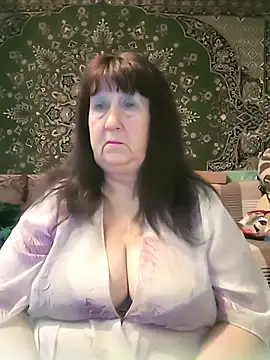 CrystalLime6411 online show from April 14, 2026, 2:33 pm