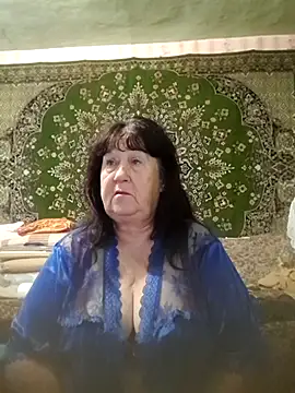 Snapshot of CrystalLime6411 chatting on November 8, 2025, 6:28 am CrystalLime6411 online show from November 8, 2025, 6:28 am