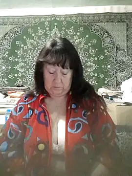 Snapshot of CrystalLime6411 chatting on November 18, 2025, 4:27 am CrystalLime6411 online show from November 18, 2025, 4:27 am