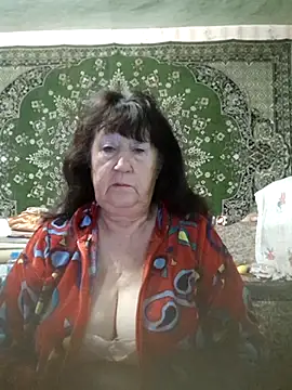 Snapshot of CrystalLime6411 chatting on November 16, 2025, 5:01 am CrystalLime6411 online show from November 16, 2025, 5:01 am