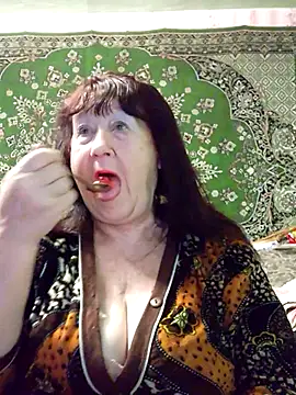 CrystalLime6411 online show from January 8, 2026, 10:05 pm