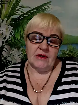 VioletSweet5566 online show from December 16, 2025, 8:40 am