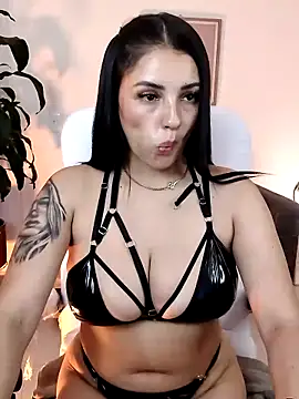 Julieta92  online show from March 25, 2026, 8:41 pm