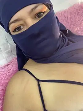 Amyraa  online show from December 14, 2025, 10:43 am