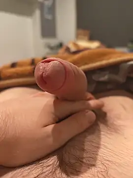 Snapshot of ASL70 chatting on November 9, 2025, 1:20 am ASL70 online show from November 9, 2025, 1:20 am