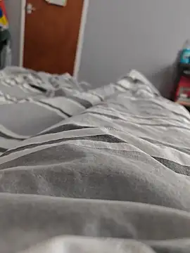 Snapshot of ASL70 chatting on September 11, 2025, 11:32 am ASL70 online show from September 11, 2025, 11:32 am