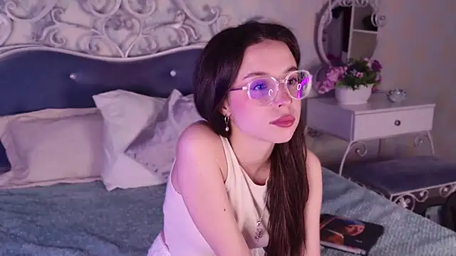 LANA MILANO online show from September 28, 2025, 11:06 am