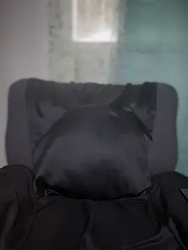  foreigntitts online show from October 27, 2025, 8:21 pm