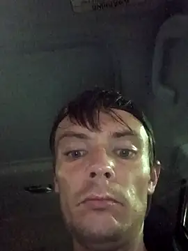 Snapshot of RichardW chatting on October 2, 2025, 10:18 am RichardW online show from October 2, 2025, 10:18 am