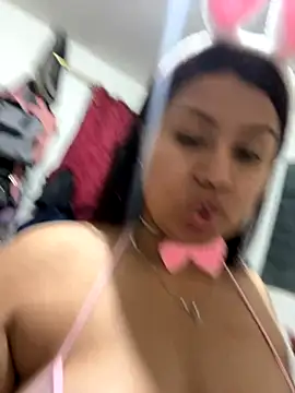 naomy26 online show from November 6, 2025, 5:55 am