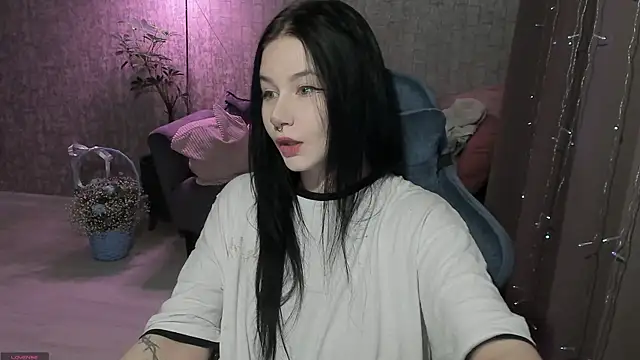 Snapshot of AlinaGreeeen chatting on October 9, 2025, 5:52 am AlinaGreeeen online show from October 9, 2025, 5:52 am