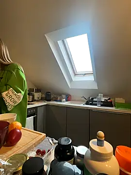 blondi2077 online show from October 25, 2025, 1:34 pm