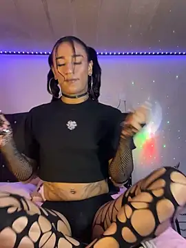 Snapshot of sweet_britanny_ chatting on October 13, 2025, 12:07 pm sweet britanny online show from October 13, 2025, 12:07 pm