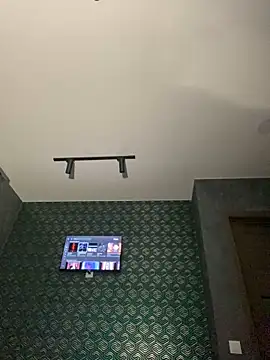 FavoriteKira online show from November 5, 2025, 8:34 pm