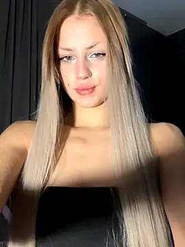 FavoriteKira online show from November 23, 2025, 4:50 pm