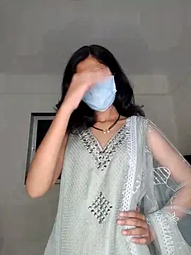 Shivani2002 online show from April 12, 2026, 5:16 pm