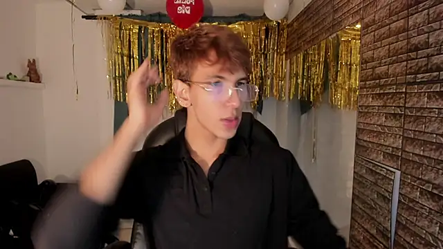 Angelicious Boy online show from September 19, 2025, 3:43 am