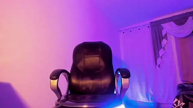 Angelicious Boy online show from December 19, 2025, 3:32 am