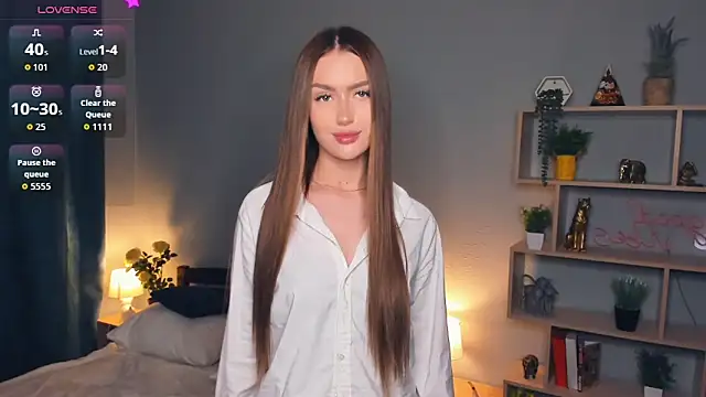 IsaVesco online show from November 8, 2025, 7:28 pm