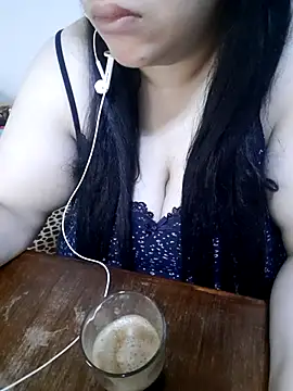 Snapshot of Madam-bezoul- chatting on November 6, 2025, 8:07 am Madam-bezoul- online show from November 6, 2025, 8:07 am