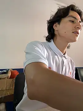 AlexanderHall online show from November 19, 2025, 5:13 pm