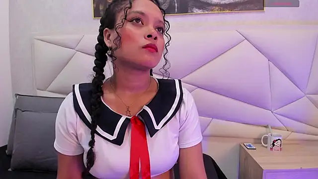 Snapshot of ValeriaJulio_ chatting on February 10, 2026, 12:31 am ValeriaJulio online show from February 10, 2026, 12:31 am