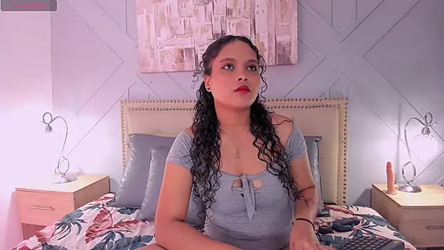 Snapshot of ValeriaJulio_ chatting on September 15, 2025, 11:43 am ValeriaJulio online show from September 15, 2025, 11:43 am