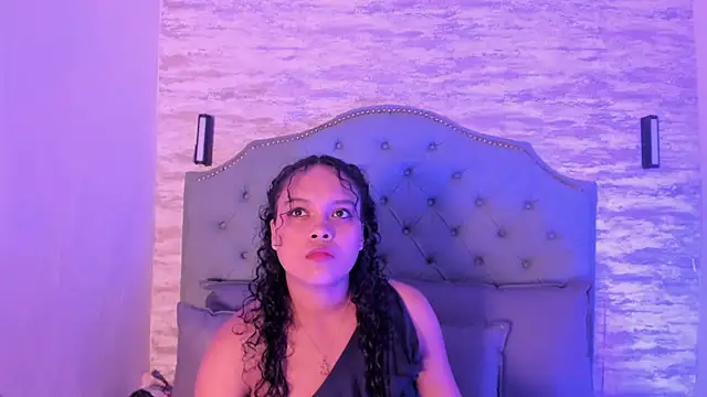 Snapshot of ValeriaJulio_ chatting on September 23, 2025, 11:39 am ValeriaJulio online show from September 23, 2025, 11:39 am