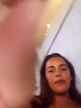 afroditaligh online show from October 17, 2025, 1:57 pm