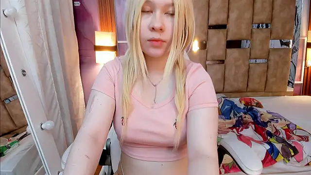 Melody Lolii online show from December 13, 2025, 8:04 pm