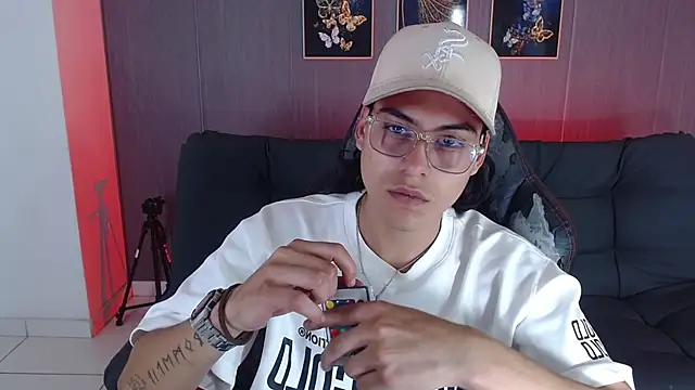 Snapshot of dirty_model chatting on February 19, 2026, 7:00 pm dirty model online show from February 19, 2026, 7:00 pm