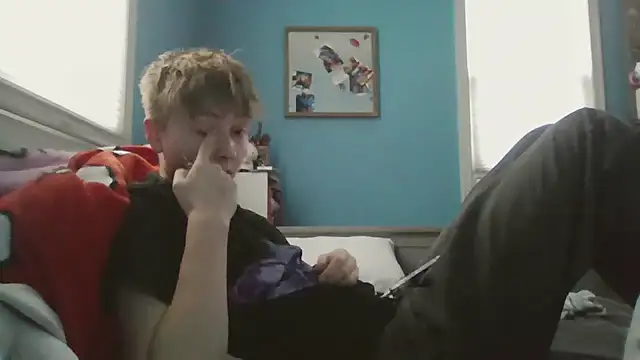 Liam axel35 online show from December 15, 2025, 8:47 pm