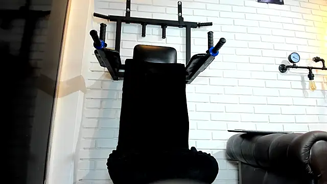 ItaloMoore online show from April 8, 2026, 12:28 pm