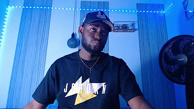 Snapshot of eebony_stallion chatting on February 6, 2026, 3:13 am eebony stallion online show from February 6, 2026, 3:13 am