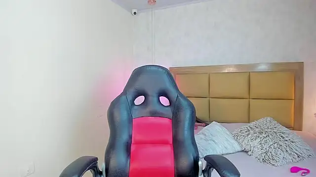 MELISSAROUGE online show from February 26, 2026, 7:47 pm