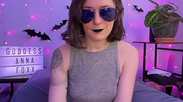 mistressannafoxx online show from December 2, 2025, 10:11 pm