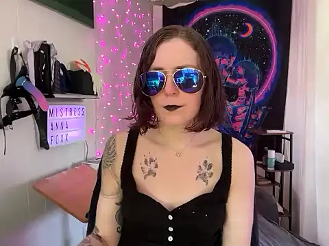 mistressannafoxx online show from September 23, 2025, 5:09 pm