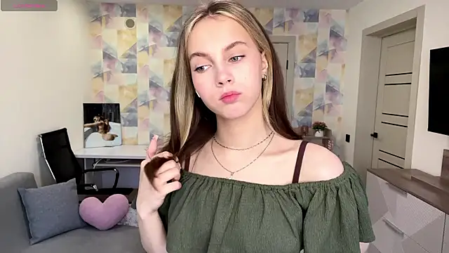 Snapshot of NylaNadler chatting on February 23, 2026, 6:03 am NylaNadler online show from February 23, 2026, 6:03 am