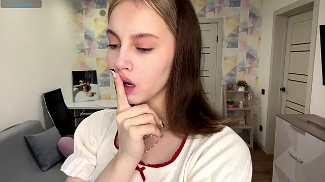 Snapshot of NylaNadler chatting on February 14, 2026, 6:02 am NylaNadler online show from February 14, 2026, 6:02 am