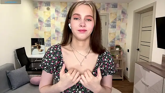 Snapshot of NylaNadler chatting on February 13, 2026, 6:13 am NylaNadler online show from February 13, 2026, 6:13 am