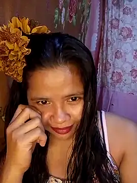 hotmomma8 online show from April 12, 2026, 5:22 am