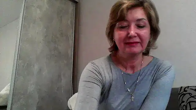 IrynaMolbertx online show from October 24, 2025, 7:18 am